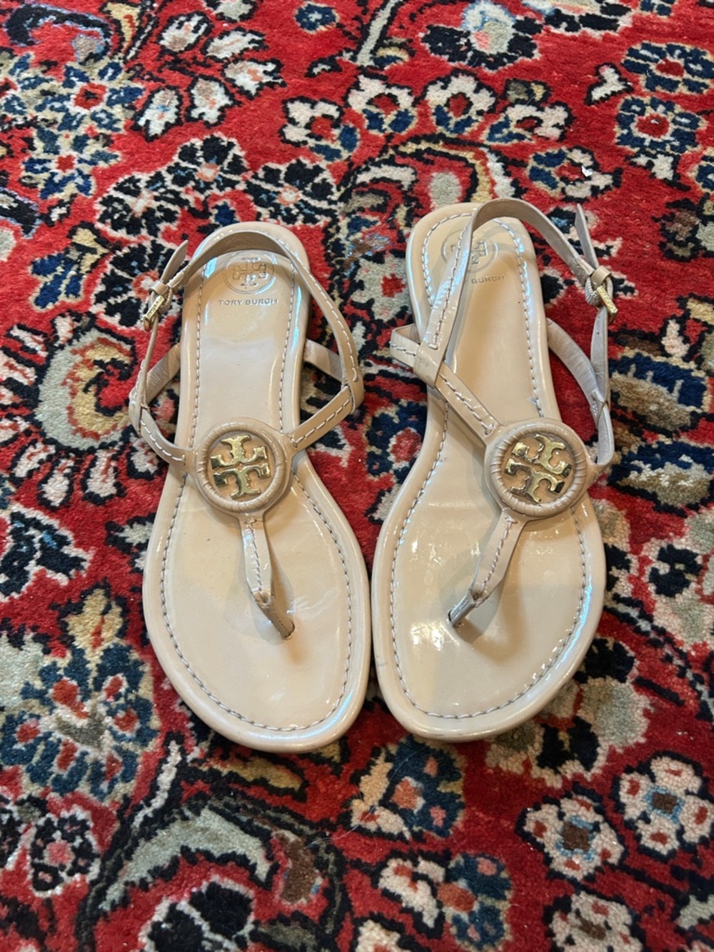 Tory Burch Nude/Beige Patent Logo Thong Sandals with Gold Medallion - Picture 2 of 5